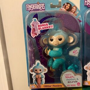 Fingerlings Glitter Monkey Toy - Blue